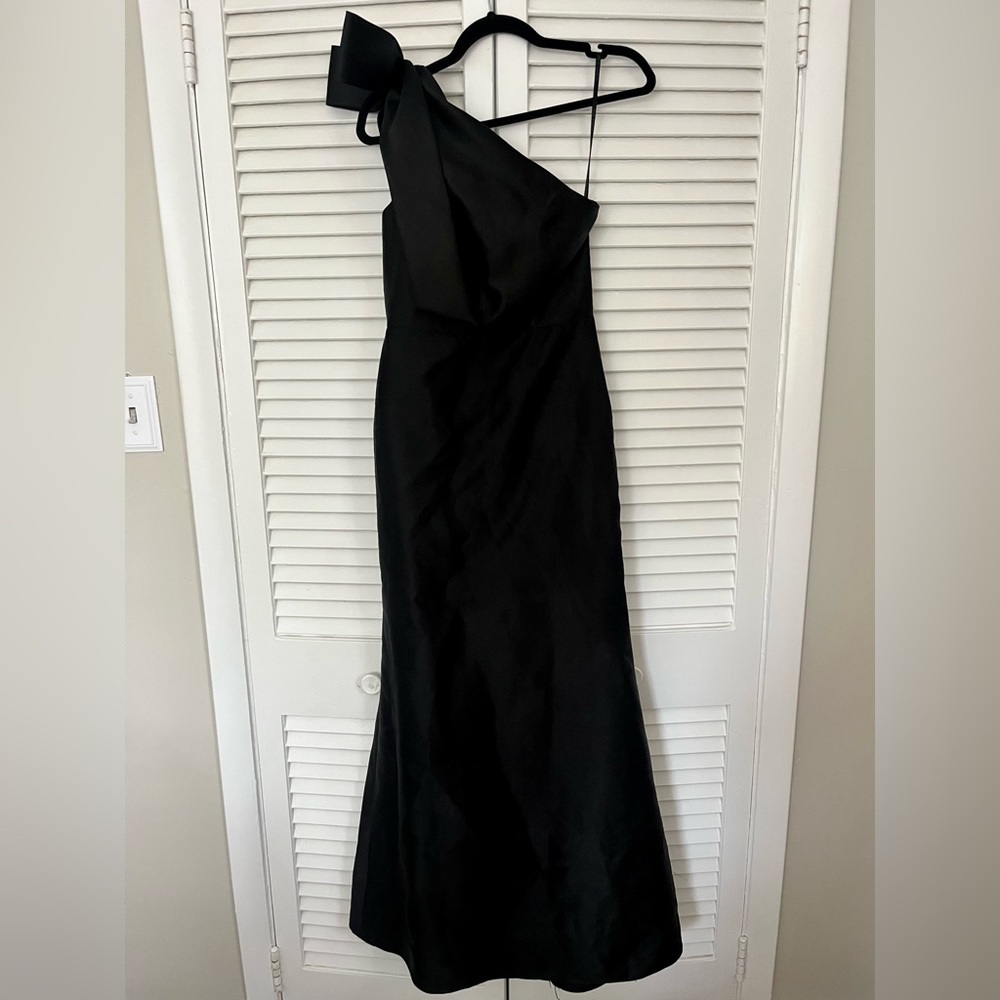 Alfred Sung Bow One-Shoulder Black Satin Trumpet Gown - Picture 6 of 8